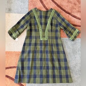 Vintage 60s green/black plaid A-line dress with lace trim and pockets. Size: S